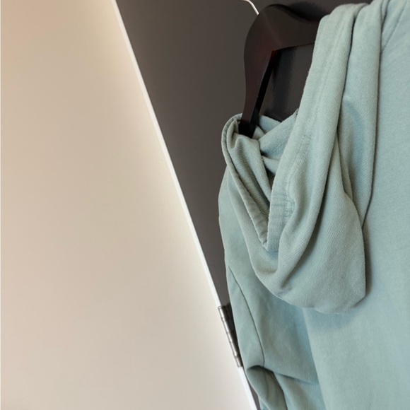 Star Wars M seafoam/mint green Hoodie with Green Yoda Design good to great cond - Picture 9 of 15
